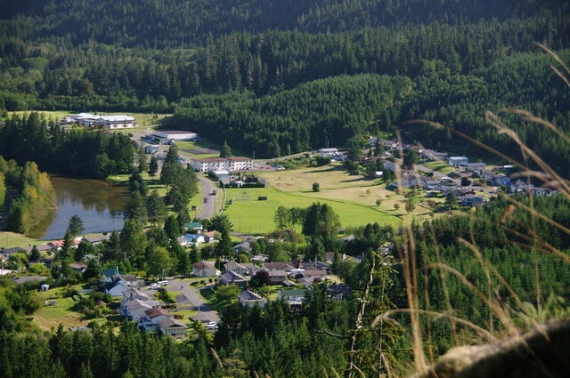 Houses in the community of Sayward in Strathcona Regional District. Photo: Province of BC.